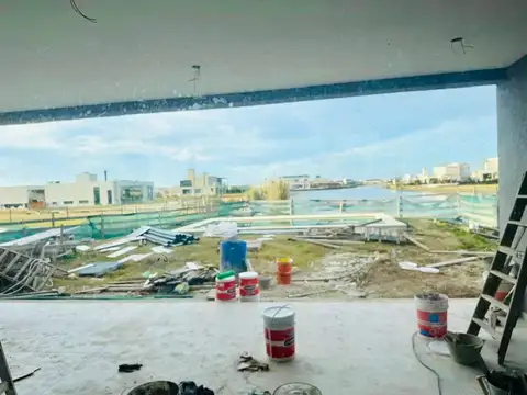 Casa en Venta en Countries y Barrios Cerrados en Berazategui, USD 340.000