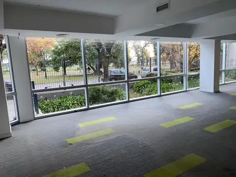 Oficina en Alquiler con 11 cocheras