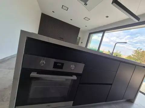 Casa 2 ambientes con 1 baño