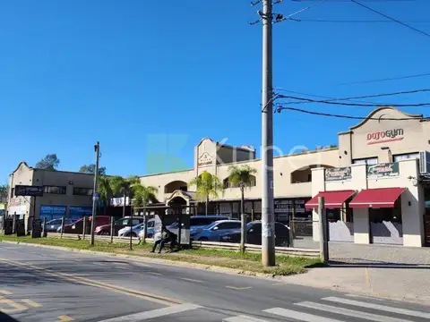 VENTA CENTRO COMERCIAL "LA CANDELARIA", Pueblo Caamaño, B. Verazzi Pilar 1600