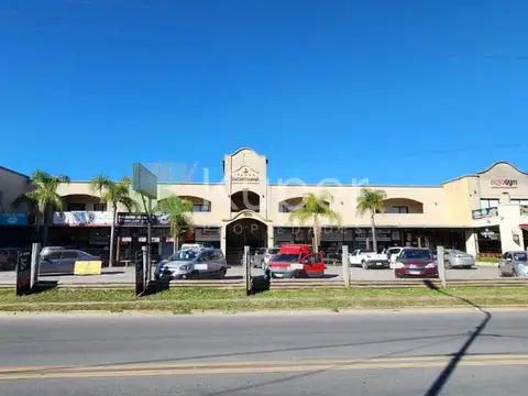 VENTA CENTRO COMERCIAL "LA CANDELARIA", Pueblo Caamaño, B. Verazzi Pilar 1600