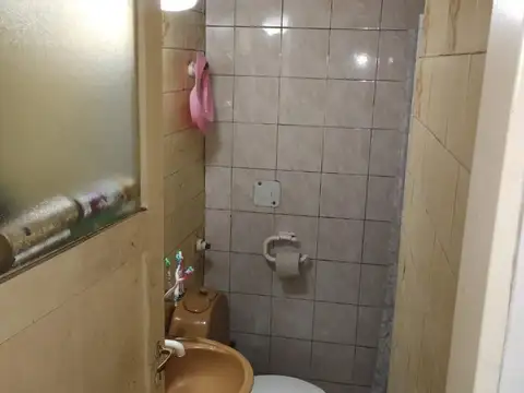 Isola 127 , Piso 1