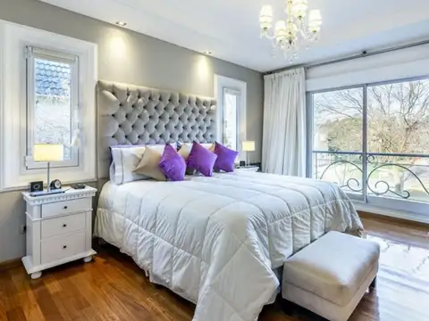 CHALET DE CATEGORIA DESARROLLADO EN DOS PLANTAS, UBICADO EN EL BARRIO HARAS MARÍA EUGENIA