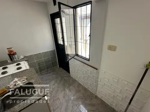 Depto Tipo Casa 2 ambientes con 1 baño