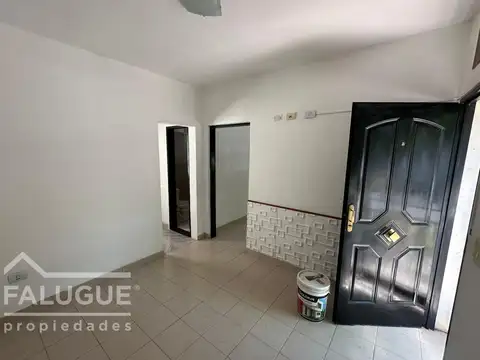 Depto Tipo Casa en Alquiler en Villa Ballester, $ 550.000