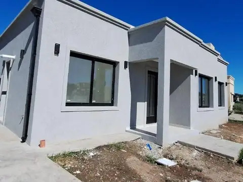 Casa en Venta en Pilar Del Este - Santa Elisa, USD 180.000