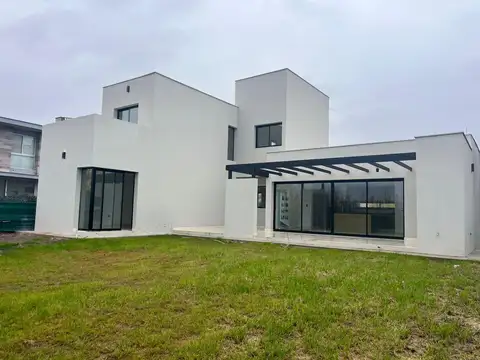 Casa en Venta al Oeste