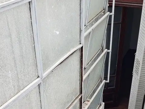 VENTA PH RECICLADO A 5 CUADRAS SUBT H Y SOBRE AVENIDA FINANC