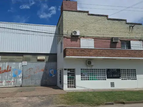 GRAN GALPÓN EN ALQUILER - EXCELENTE UBICACIÓN Y AMPLIAS POSIBILIDADES DE USO
