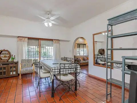 VENTA CASA 4AMB JARDIN DEPOSITO OTRO PERMUTA