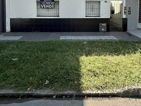 CASA DE 3 AMBIENTES CON PATIO