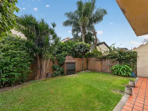 Venta Departamento 2 ambientes con patio jardín parrilla Villa Real Villa Devoto