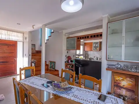 Casa 4 ambientes con 3 baños