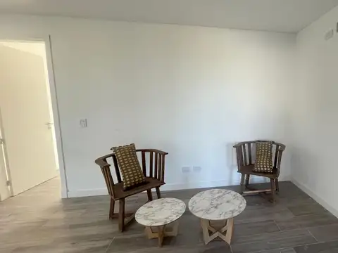 Casa 5 ambientes con 4 baños
