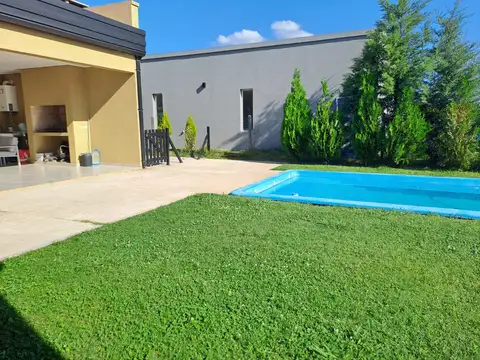Casa 6 ambientes con 3 baños