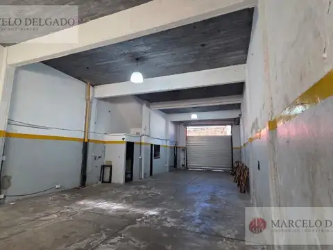 Deposito - galpón  de 250 m2  en Parque Patricios en Alquiler