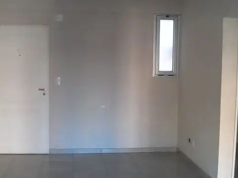 MUY BUEN DEPARTAMENTO 2 AMB.  SAN FERNANDO CENTRO. 3 DE FEBRERO 1200