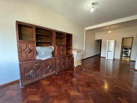 Av. San Martin 6900, Piso 1