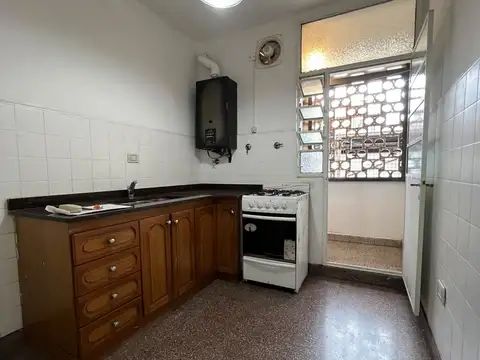 *OFICINA DE 2 AMB. CON LAVADERO *OPCION DE COCHERA CUBIERTA u$s 15.000
