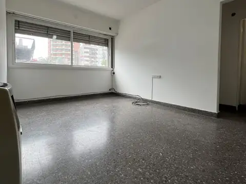 Oficina 2 ambientes con 1 baño