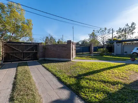 Casa 5 ambientes con 1 baño