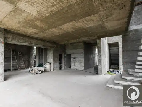 Casa 6 ambientes con 2 baños