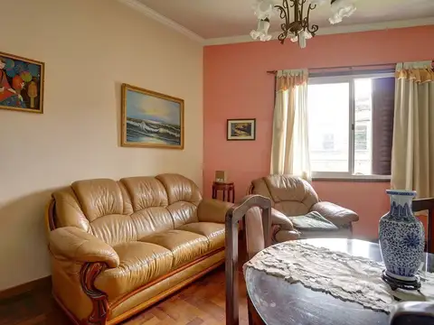 VENTA PH 1° P. 5 AMBIENTES QUINCHO Y GRAN TERRAZA
