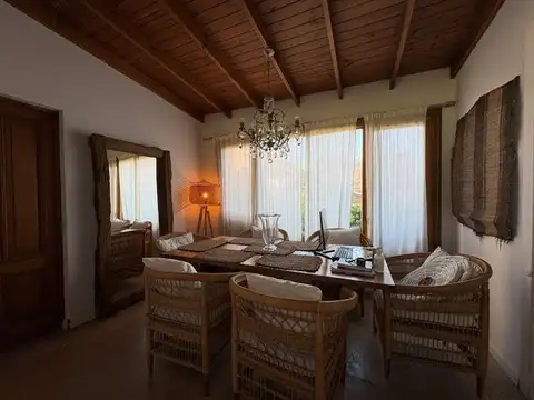 Casa 6 ambientes con 3 baños