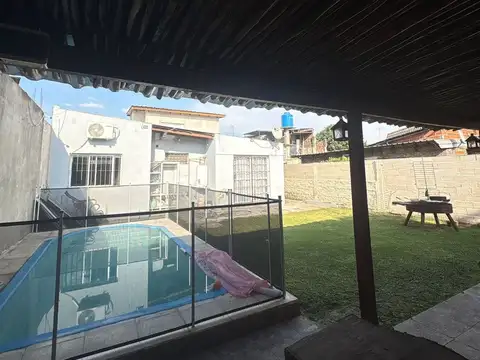 VENTA CASA MULTIFAMILIAR TALAR PILETA QUINCHO