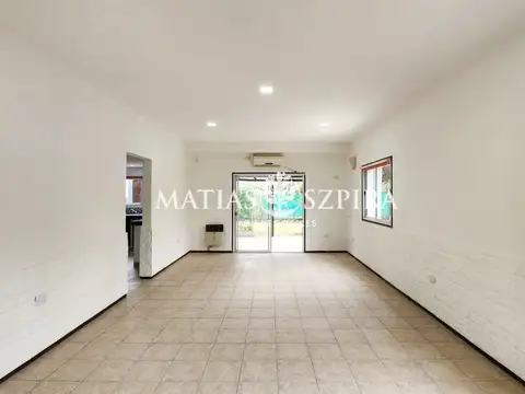 Casa 4 ambientes con 2 baños