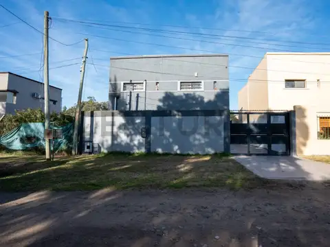 30 bis e/455 y 456 2000, Piso 0