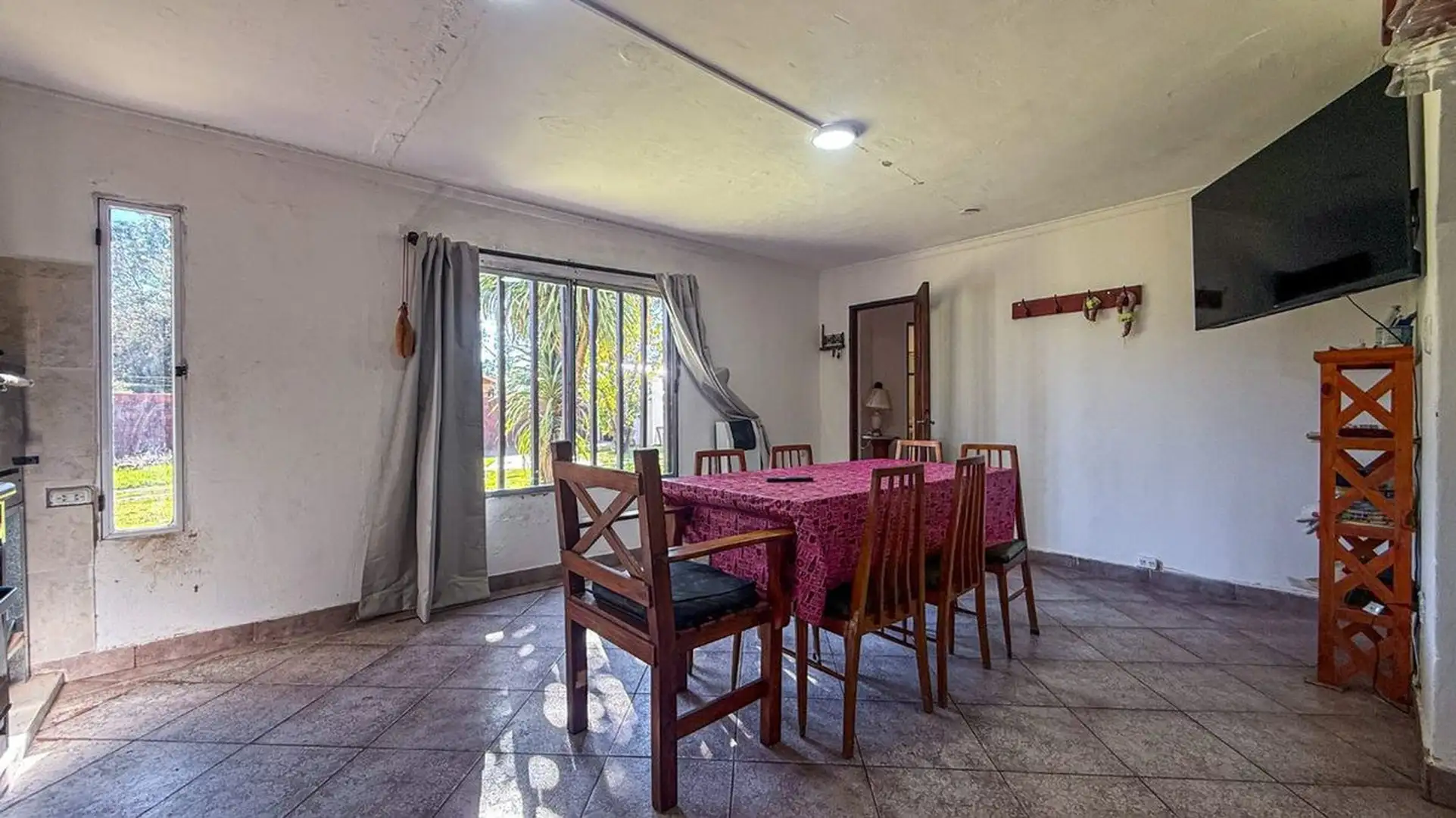 Casa 5 amb, 192m² con cochera y parque — Barrio Parque Las Margaritas