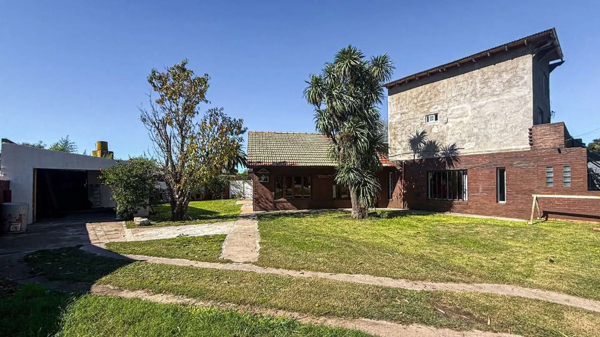 Casa 5 amb, 192m² con cochera y parque — Barrio Parque Las Margaritas
