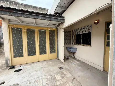 Depto Tipo Casa en Alquiler en San Justo, $ 650.000