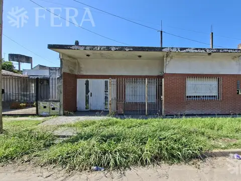 Venta casa 3 ambientes con cochera en San Francisco Solano
