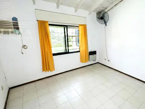 Casa 6 ambientes con 1 baño