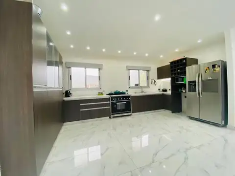 Casa en Alquiler en Boca Ratón, USD 1.800