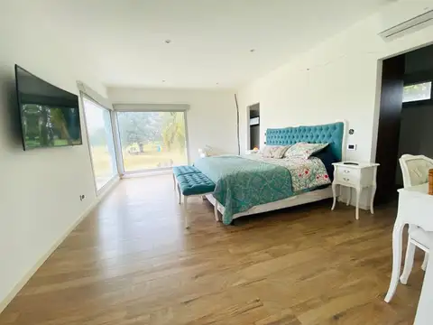 Casa 6 ambientes con 4 baños