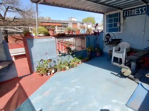 Depto Tipo Casa 6 ambientes con 2 baños