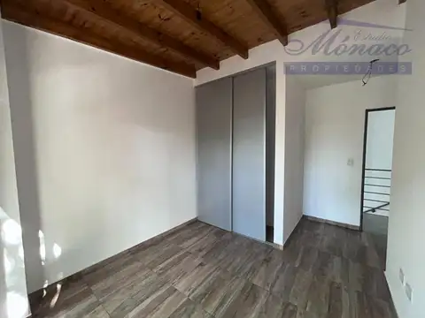 Depto Tipo Casa 3 ambientes con 2 baños