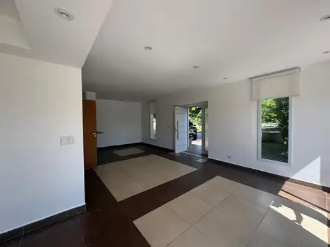 Casa en Venta en Pilar del Este - Santa Guadalupe, USD 180.000