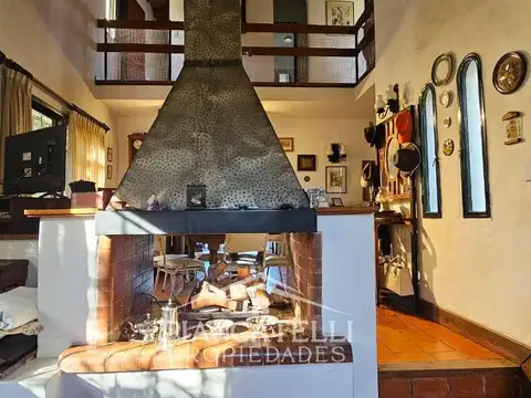 Casa en Venta con 4 cocheras