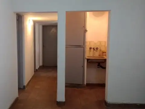 Casa 4 ambientes con 1 baño