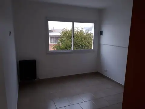 Departamento en Alquiler en Parque Luro, $ 780.000