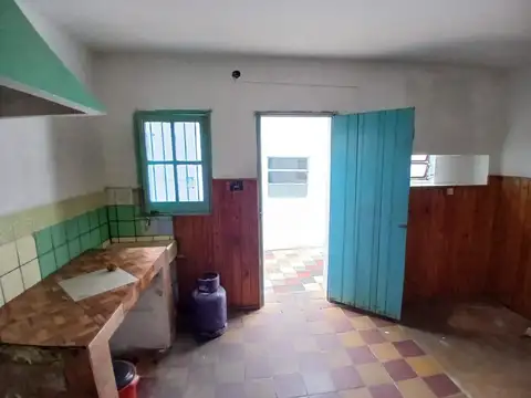 Casa antigua, ideal inversión, excelente ubicación
