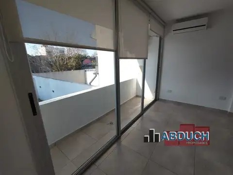 Departamento en Alquiler en Villa Ballester, $ 530.000