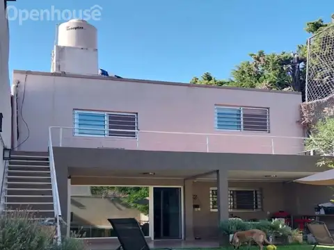 Casa 5 ambientes con 3 baños