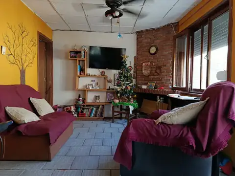 Casa en Alquiler con 1 cochera