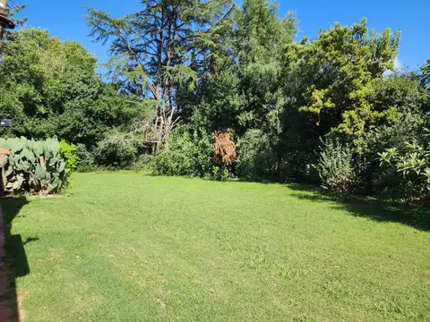 Hermoso chalet con gran parque en venta en El Remanso