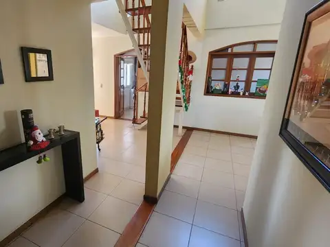 Departamento 6 ambientes con 4 baños